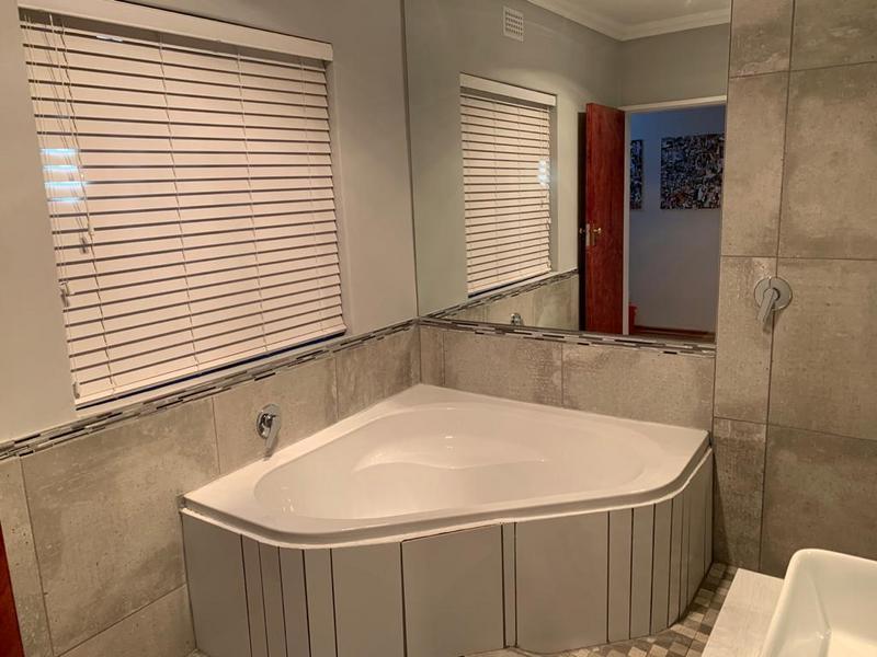 4 Bedroom Property for Sale in Panorama Western Cape